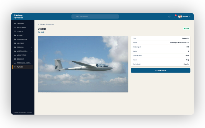 Flyprofil med billede, specifikationer og bookingknap